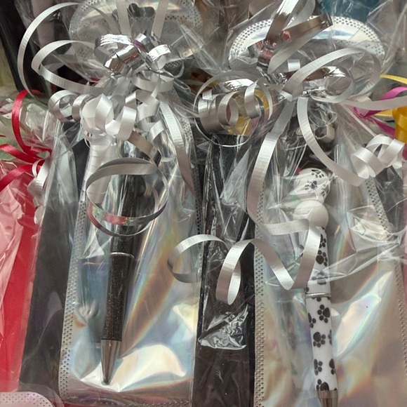 💐🩷💐 BLINGED OUT CUSTOM PEN AND NOTEPAD BUNDLE 💐🩷💐 - Picture 8 of 16